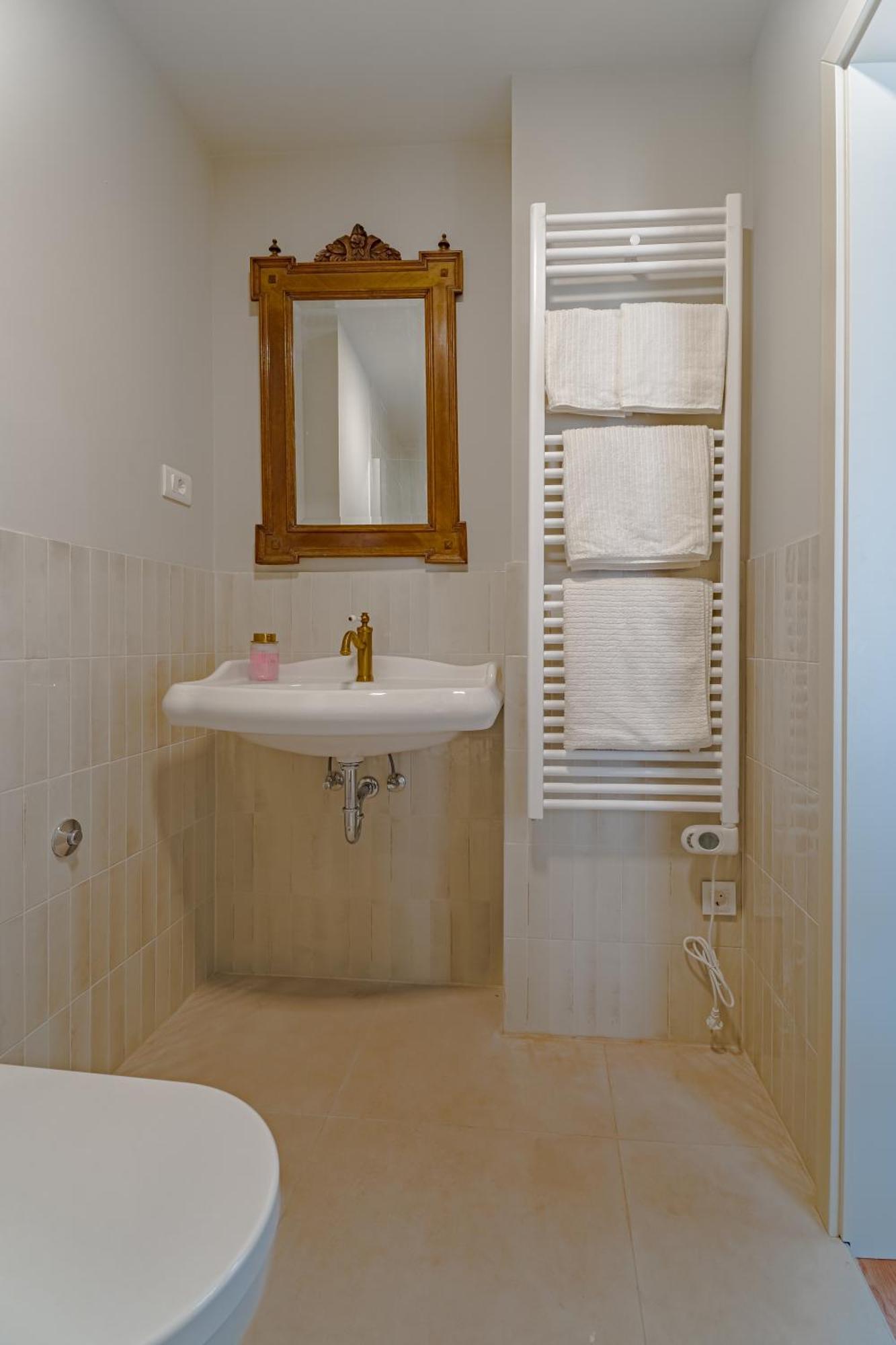 Upper Town Rooms Zagreb Exterior photo